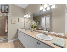 10 - 10 MACPHERSON AVENUE - 26