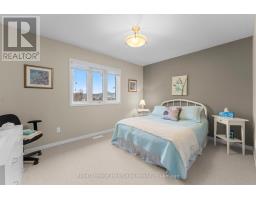 10 - 10 MACPHERSON AVENUE - 33