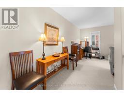 10 - 10 MACPHERSON AVENUE - 36