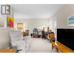 10 - 10 MACPHERSON AVENUE - 38