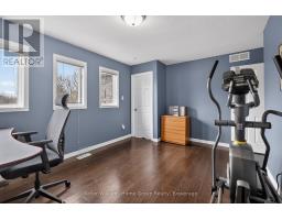 42 FRESHMEADOW WAY - 31