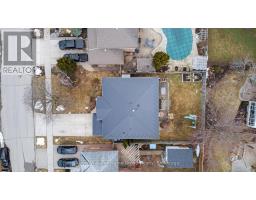 42 FRESHMEADOW WAY - 45