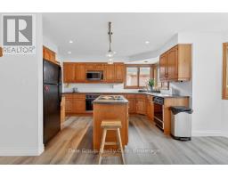 256 RIVERS BOULEVARD E - 10