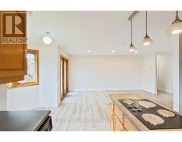 256 RIVERS BOULEVARD E - 11