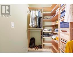 256 RIVERS BOULEVARD E - 15