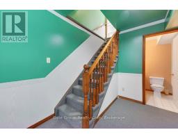 256 RIVERS BOULEVARD E - 25