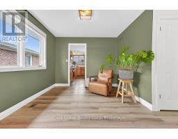 256 RIVERS BOULEVARD E - 6