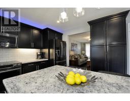 82 CURTIS STREET S - 11