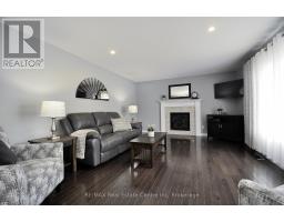 82 CURTIS STREET S - 16