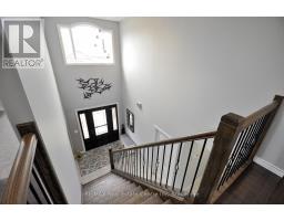 82 CURTIS STREET S - 22