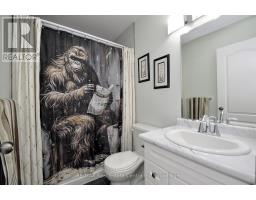 82 CURTIS STREET S - 31