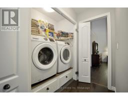 82 CURTIS STREET S - 32