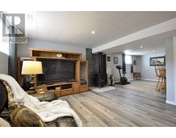 82 CURTIS STREET S - 34