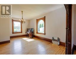 484 QUEEN STREET - 17