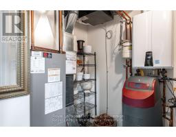 7 - 3192 VIVIAN LINE 37 LINE - 33