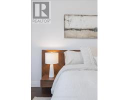 74 GELLERT DRIVE - 34