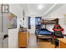 34 QUEEN AVENUE - 22
