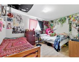 34 QUEEN AVENUE - 26