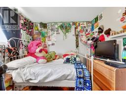 34 QUEEN AVENUE - 27