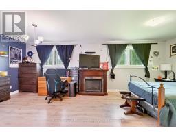 34 QUEEN AVENUE - 28