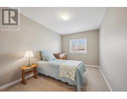 E18 - 6 UPPER MERCER STREET - 15