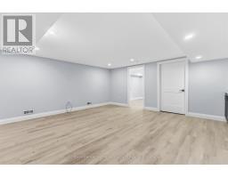 13 - 275 JAMES STREET S - 42