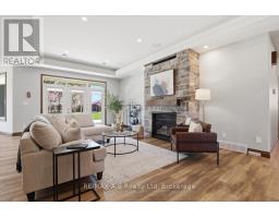 54 WILLIAM STREET - 21