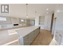 8 THIMBLEWEED DRIVE - 17