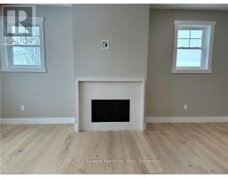 8 THIMBLEWEED DRIVE - 24