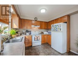 128 HENHOEFFER CRESCENT - 16