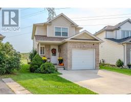 128 HENHOEFFER CRESCENT - 2