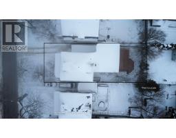211 DOUGLAS STREET - 39
