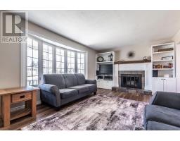 68 HILLVIEW DRIVE - 12