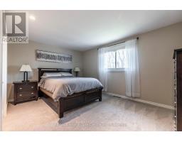 68 HILLVIEW DRIVE - 21