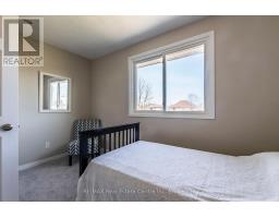 68 HILLVIEW DRIVE - 27