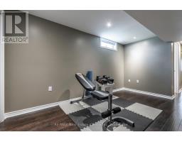 68 HILLVIEW DRIVE - 33