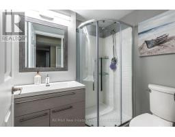 68 HILLVIEW DRIVE - 34