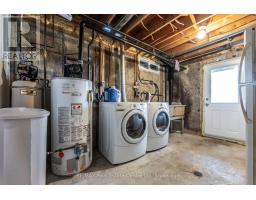 68 HILLVIEW DRIVE - 35