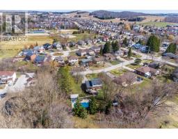 68 HILLVIEW DRIVE - 6