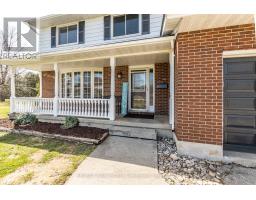 68 HILLVIEW DRIVE - 9