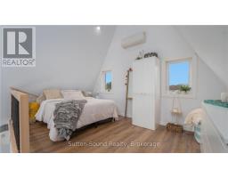 18 QUEEN STREET W - 12