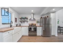 18 QUEEN STREET W - 4