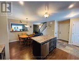 660 GLORIA STREET - 6
