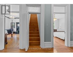 126 JOHN STREET N - 29