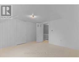 126 JOHN STREET N - 32