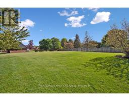 17 ST BONIFACE DRIVE - 40
