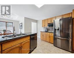 17 ST BONIFACE DRIVE - 9