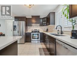174 CURZON CRESCENT - 11