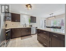 174 CURZON CRESCENT - 12