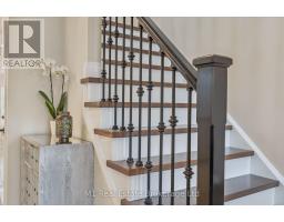 174 CURZON CRESCENT - 14